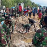 Pasca Gempa Mamuju, TNI Bersama Satgas Penanggulangan Bencana Melakukan Pembersihan Reruntuhan Bangunan
