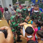 Dandim 1418/Mamuju Danpingi Pangdam XIV/Hsn Serahkan Batuan TNI AD Kepada Korban Gempa di Mamuju Sulbar