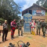 Tak Peduli Medan Jalan yang Terjal, Dandim Mamasa Kunjungi Warga Korban Gempa di Desa Baruru dengan Sepeda Motor