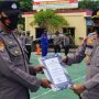 Dua Personil Polres Polman Terima Penghargaan