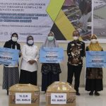 Optimis Songsong Pembelajaran Tatap Muka Terbatas, Kepala BP PAUD Sulbar Serahkan APE Indoor