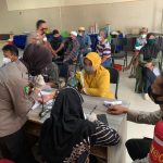 Dokkes Polresta Mamuju Gelar Vaksinasi Untuk Lansia dan Purnawirawan