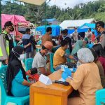 Vaksinasi Massal di Pasar Rakyat Mamasa Berjalan Lancar dibawah Pengamanan Personil Polsek Mamasa