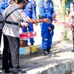 Tabur Bunga di Laut warnai peringatan hari Bhayangkara ke-75 di Polda Sulbar