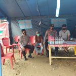 Kapolsek Tapango Bersama Bhabinkamtibmas Desa Riso Mendatangi Posko Banjir dan Pantau Korban Banjir