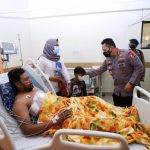 Jenguk Anggota Polri Korban Baku Tembak KKB, Kapolri: Kami Bangga Sama Kalian