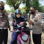 Operasi Zebra Marano Polres Polman Berikan Fasilitas Vaksinasi Massal Gratis, Kopi Gratis, Pasar Murah, 1000 Paket Sembako dan Undian Door Prize 2 ( dua) Unit Motor di Kantor Camat Tinambung.