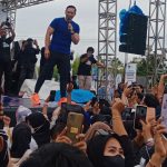 Dihadapan Ribuan Masyarakat Mamuju, AHY Sampaikan “Salam Dari Anis Baswedan”