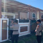 Jalan Kaki, Personil Polda Sulbar Patroli Keliling Perumahan Ditinggal Mudik Warga di Mamuju