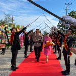 Tradisi Pengalungan Bunga, Tarian Adat dan Pedang Pora Warnai Penyambutan Kapolda Sulbar