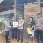 Kapolsek Tabulahan Salurkan Bantuan Untuk Kakek Kristian