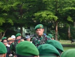 Menjadi Irup dalam Upacara Mingguan Danrem 142 Tatag Tekankan Netralitas TNI