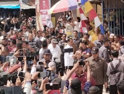 Tiba di Mamasa, Presiden RI Joko Widodo Disambut Pj Bupati Mamasa dan Ribuan Masyarakat