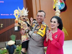 Acara Ramah Tamah Peringatan YKB Polda Sulbar Penuh Inovasi, Diantaranya Fashion Show Daur Ulang