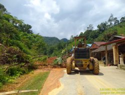 Jalan Nasional Mamuju-Mamasa Terputus, Kasatker PJN II Sulbar : Kami Upayakan Hari Pembersihan Selesai