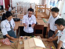 Siswa SMKN 1 Tabulahan Berhasil Menciptakan Sejumlah Inovasi, Salah Satunya, Tempat Sampah Otomatis