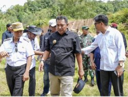 Kunjungi Daerah Longsor di Mamasa, Pj Gubernur Sulbar  Minta Pembersihan Jalan Diselesaikan Dalam 2 Hari Kedepan