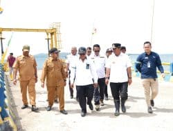 Pj Bahtiar Kunjungi Pelabuhan ASDP Mamuju, Cek Kesiapan Pelabuhan Layani Pengiriman Pangan ke IKN