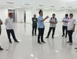 Sekwan Bersama Tim Medis Tinjau Gedung Paripurna DPRD Sulbar