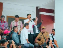 Pj Bupati Mamasa Temui Warganya yang Melakukan Demontrasi