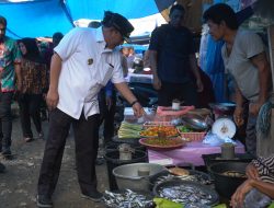 Pj Gubernur Sulbar, Bahtiar Kunjungi Pasar Tradisional di Mamuju, Pastikan Harga Pangan dan Elpiji Terjangkau