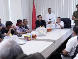 Terima Perwakilan Unjuk Rasa, Wagub Sulbar: Tim Sedang Bekerja untuk Evaluasi Izin Tambang, Jangan Khawatir