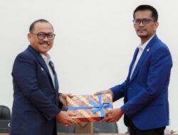 Pemprov Sulbar Serahkan Ranperda Pertanggungjawaban APBD 2024 dengan Capaian WTP dari BPK