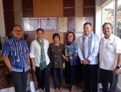 Wamenpar RI dan Gubernur SDK Kunjungi Rumah Tenun Ulukarua, Kadis Pariwisata Sulbar : Motivasi dan Promosi Tenun Sekomandi