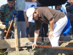 Gubernur Sulbar Letakkan Batu Pertama Masjid Baithul Mansruhin, Resmikan 8 Masjid Lainnya
