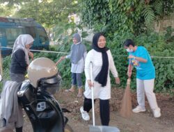 Jumat Bersih dan Olahraga Bersama, Dinas Kominfo Sulbar Bangun Budaya Gotong Royong di Lingkungan Kerja