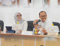 Menuju Keuangan Daerah yang Lebih Efisien : BPKPD Sulbar Bahas Penyesuaian Target PAD pada Rakor Bersama Gubernur