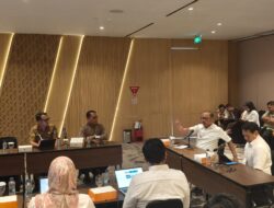 Plt Karo Pemkesra Dampingi Gubernur Lakukan Pertemuan dengan Direksi PT Garuda Indonesia
