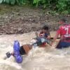 Ketika Jalan Tertutup Longsor dan Banjir, Sang Kades Memilih Tak Menyerah demi Warganya