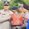 Polda Sulbar Bagikan Bingkisan Lebaran: Wujud Apresiasi dan Kepedulian di Bulan Ramadan