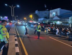 Pengamanan Tarawih, Ditlantas Polda Sulbar Hadir Beri Rasa Aman bagi Jamaah