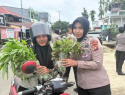 Polantas Menyapa, Ditlantas Polda Sulbar Bagi-bagi Sayur-mayur