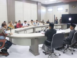 Gubernur Sulbar Lepas Petugas Haji 2026, Ingatkan Jaga Emosi dan Layani Jamaah