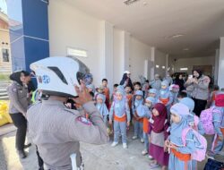 Kunjungan Edukatif, Anak TK Buah Hati Belajar Lalu Lintas di Polda Sulbar