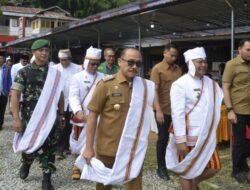 Gubernur Sulbar Hadiri Karnaval Budaya, Janjikan Bulan Mamase Jadi Prioritas Unggulan 2027
