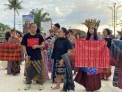 Dispoparekraf Sulbar Gelar Fashion Show di Landscape Mamuju hingga Bundaran Maleo