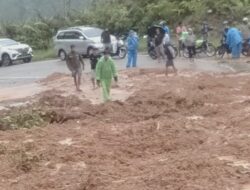 Jalur Vital Mamuju–Mamasa Kembali Tertimbun Longsor, PPK 2.3 Langsung Turunkan Alat Berat