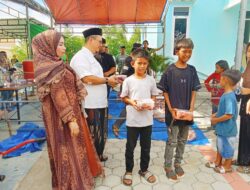 Arsal Aras Serahkan Sapi Kurban 300 Kilogram untuk Masyarakat Topoyo