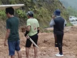 PPK 2.3 PJN 2 Sulbar Gerak Cepat Bersihkan Longsor, Jalur Mamuju-Mamasa Kembali Terbuka