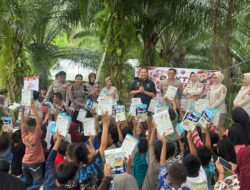 Wujud Kepedulian Polri, Biddokkes Polda Sulbar Gelar Bakti Kesehatan di Desa Bambu