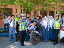 Polantas Polda Sulbar Ajak Pelajar SMKN 1 Mamuju Jadi Pelopor Keselamatan Berlalu Lintas