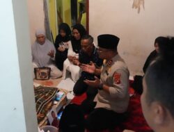 Kapolda Sulbar Kenang Pengabdian Aipda Andi Marjan Saat Bertakziah ke Rumah Duka