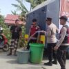 Warga Terdampak Kekeringan Sambut Gembira Bantuan Air Bersih dari Polres Mamuju