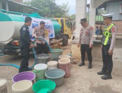 Sinergi Polres Polman dan Perumda Wai Tipalayo Hadirkan Air Bersih bagi Warga Terdampak Kemarau