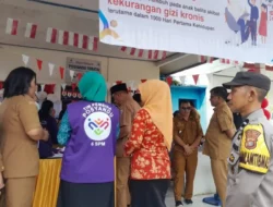 Bupati dan Wakil Bupati Mamuju Tengah Hadiri Penimbangan Serentak Posyandu di Desa Tangkou