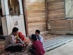 Polisi Jadi Guru Ngaji, Bripka Nur Alam Tempuh 15 Km Jalan Rusak demi Anak-anak Desa Botteng
